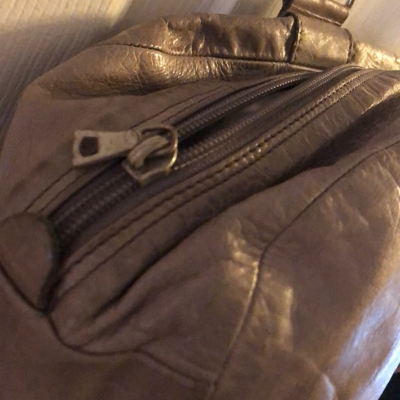 M0851 gray/mauve leather tennis/duffel bag/purse - Picture 7 of 9